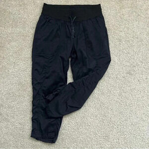 The North Face Aphrodite Capri Women Size Small Black NF0A2UO6 Outdoor Jogger,